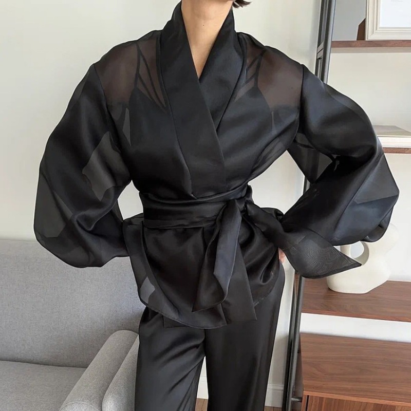 Wrap Blouse Chiffon - بلوزة أنيقة سوداء شفافة من الأورجانزا
