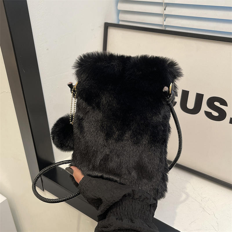 حقيبة هاتف قطيفة للخريف والشتا - مراجعة Coin Purse Women وسعره